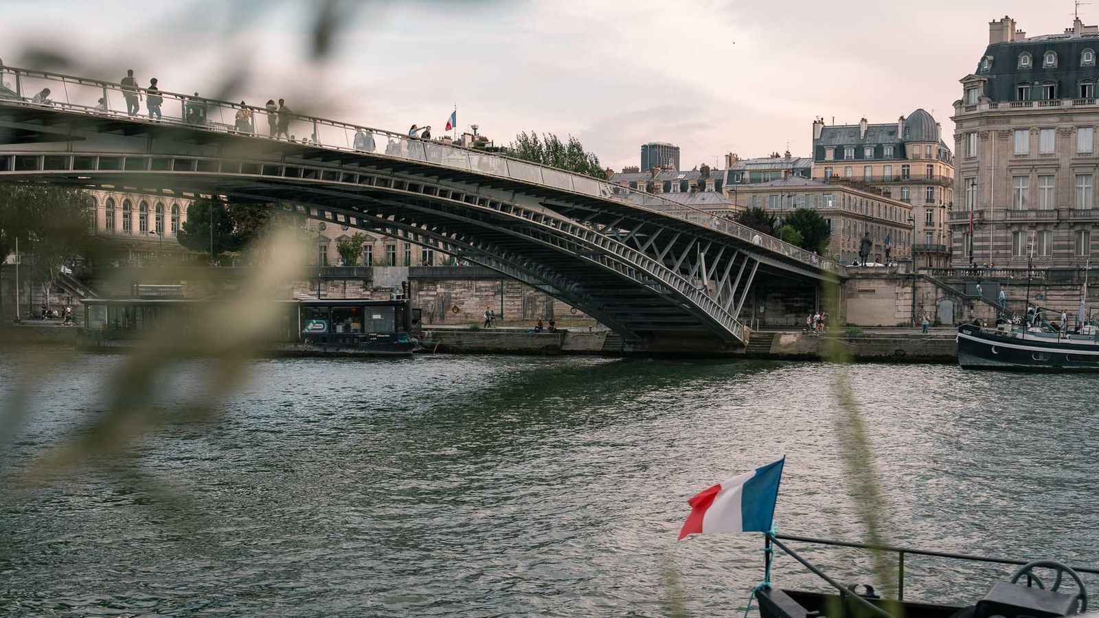 Passerelle Léopold-Sédar-Senghor Paris