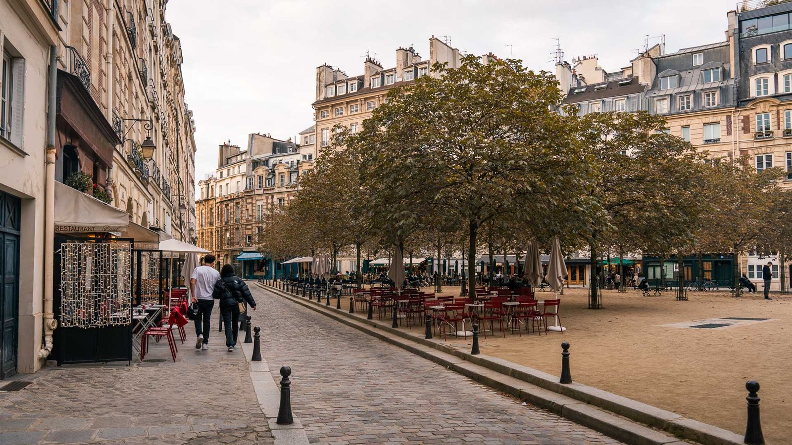 Place Dauphine, Paris Place Dauphine, Paris