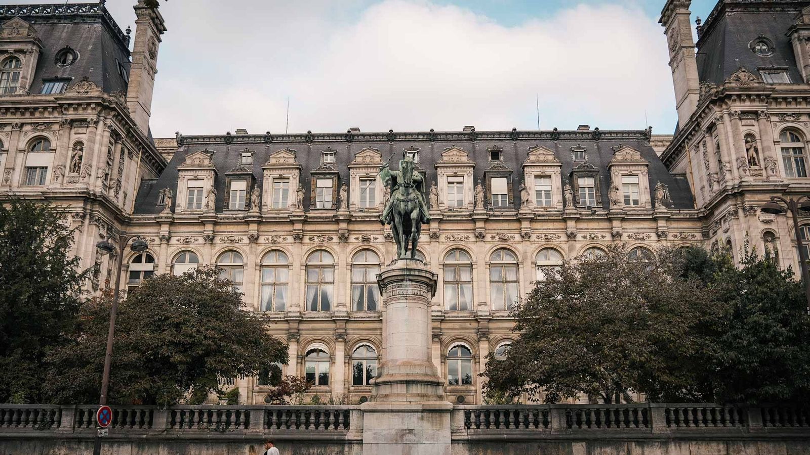 Statue of Étienne Marcel, Paris