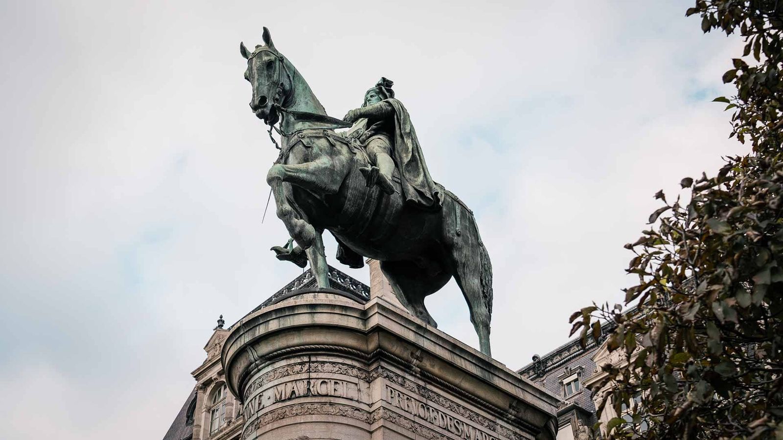 Statue of Étienne Marcel, Paris