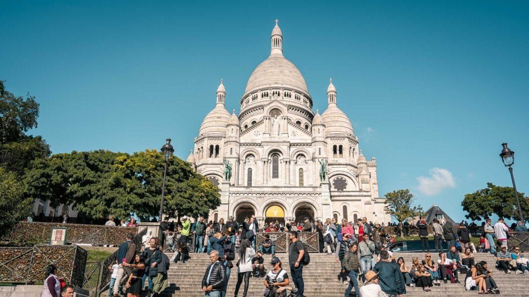 Common Tourist Scams in Paris and How to Avoid Them
