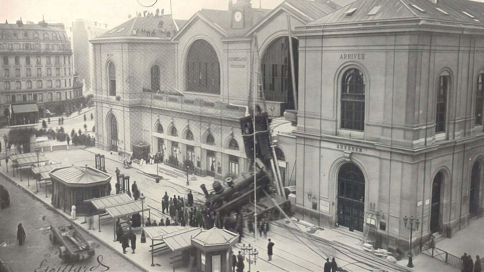 Train Crashed 1895 Montparnasse Disaster