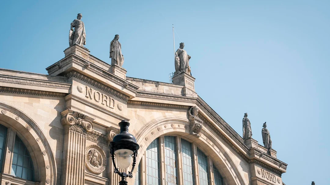 Gare du Nord Statues , Paris 4